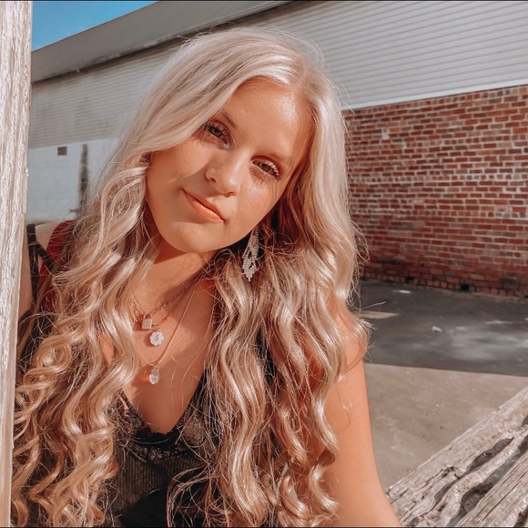 Meet your Posher, Gracey - Picture 1 of 1